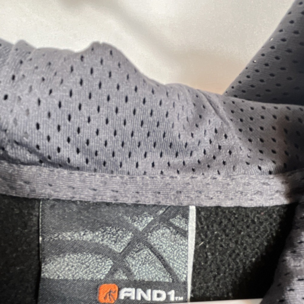AND1 Men's Black Graphic Print Fleece Pullover Hoodie w/ Pockets Size Large - Picture 2 of 5